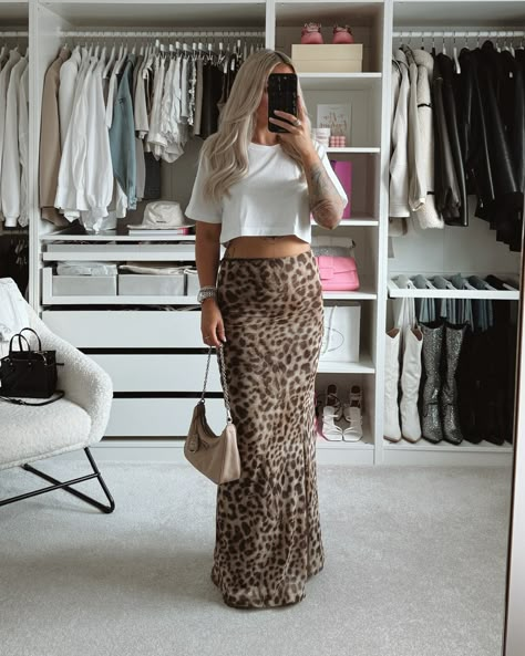 Never really been an Animal Print girly but I think now may be the time 🤌🏻🐆 Animal print, Leopard Print skirt, maxi skirt, summer outfits #maxiskirt #summeroutfit #summeroutfits #summerstyle #summerstyles #summerfashion #eurosummer #zaraskirt #croppedtee #whitetshirt #ootdfashion #ootdbloggers #styleinspo #styleblogger #neutralstyle #neutraloutfit #streetstyle #londonfashion #ukstyle #zarawoman #ugc #ugccreator #stylingtips #styling #casualoutfits #casualfashion #casualstyles #casualoutfit... Leopard Print Skirt Outfit Summer, Leopard Print Maxi Skirt Outfit, Leopard Maxi Skirt Outfit, Printed Maxi Skirt Outfit, Skirt Summer Outfits, Leopard Print Skirt Outfit, Leopard Skirt Outfit, Leopard Print Maxi Skirt, Maxi Skirt Summer