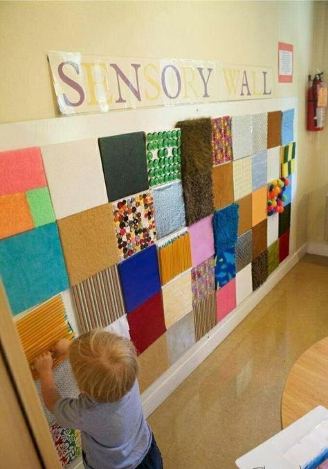 Infant Room Ideas, Sensory Classroom, Maluchy Montessori, Sensory Wall, Infant Classroom, Sensory Rooms, Toddler Classroom, Sensory Boards, Sensory Room