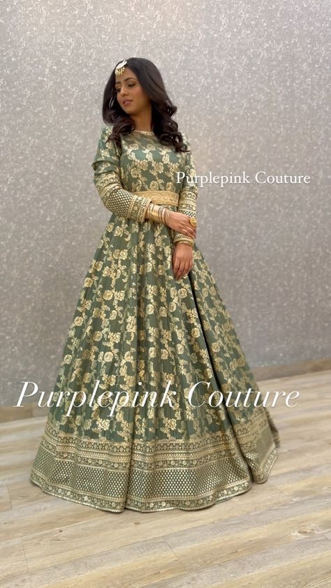 purplepinkcouture on Instagram: ANARA !! Outfit details : Floor length anarkali : silk base banarsi weaving with heavy zari and sequins border Dupatta : net base with… Frock Lehnga Design, Heavy Gowns Indian Wedding Dresses, Banarsi Dress Designs Pakistani, Banaras Anarkali Dresses, Banarsi Lehanga Designs, Anarkali Border Designs, Border Saree Dress Pattern, Heavy Traditional Indian Dresses, Banarsi Saree Dress Design Ideas