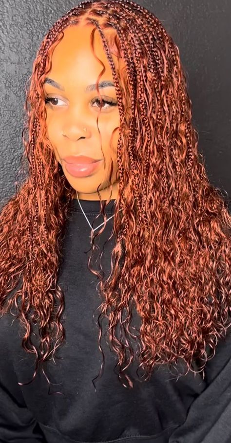 Ginger Boho Bob Braids, 90s Braided Hairstyles For Black Women, Short Ginger Boho Braids, Bohemian Knotless Braids Ginger, Bohemian Braids Ginger, Braids For Black Women Ginger, Ginger Short Braids, Orange Hair Braids, Short Ginger Braids