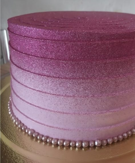 Barbie Glitter Cake, Magenta Birthday Cake, Bolo Pink Glitter, Magenta Birthday Party, Bolo Rosa Pink Com Glitter, Glitter Cake Ideas, Magenta Cake, Pink Glitter Cake, Pink Barbie Cake