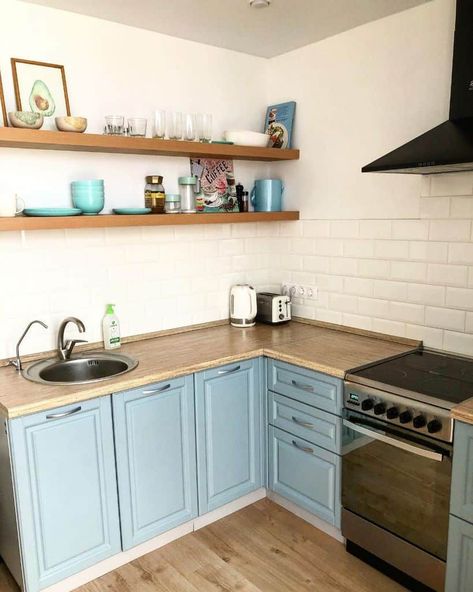 Kitchenettes Ideas Mini Kitchen, Narrow Kitchen Layout, Kitchenette Ideas, Kitchenette Design, Small Kitchenette, Kitchen Cabinet Color Ideas, Reclaimed Wood Kitchen, Classy Kitchen, Small Kitchen Layouts