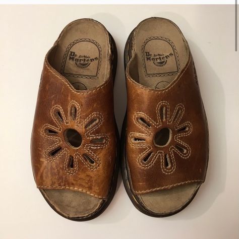 Look what I just found on Depop 🙌 https://depop.app.link/j1hlLbvdCib 90s Doc Martens, Doc Sandals, Doc Marten Sandals, Brown Dr Martens, Dr Shoes, Doc Marten, Vintage Sandals, Estilo Hippie, Funky Shoes