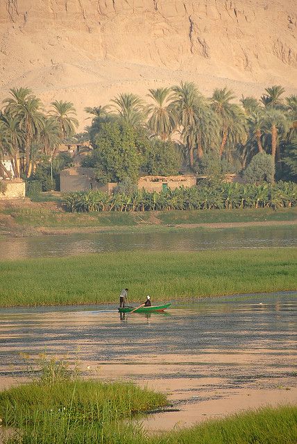 Nil   Egypte Egyptian Countryside, Life In Egypt, Egypt Aesthetic, Upper Egypt, Visit Egypt, Cheap Flight Tickets, Nile River, Fairy Queen, Cheap Flight