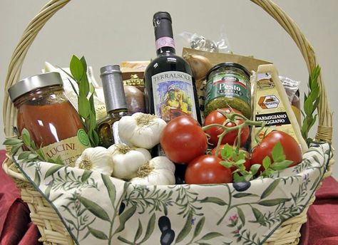 Taste of Italy Gift Basket Gifts From Italy, Italian Gift Baskets, Adult Easter Baskets, Game Night Gift, Auction Basket, Homemade Gift Baskets, Raffle Basket, Auction Baskets, Italian Gifts