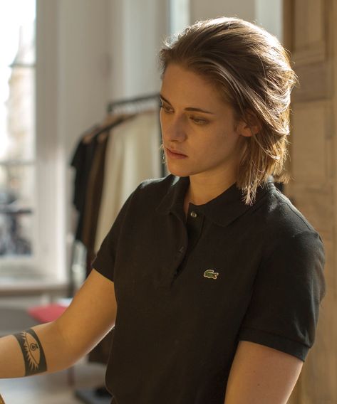 Kristen Stewart Personal Shopper, Masc Women, Kristin Stewart, Kristen Stewart Style, Corte De Cabelo Masculino, Hugh Dancy, Bella Swan, Mode Casual, 짧은 머리