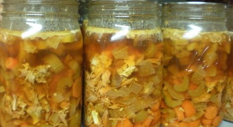 Canning Soups, Canning Meals, Summer Canning, Leftover Turkey Soup, Pressure Canning Recipes, Turkey Soup Recipe, Home Canning Recipes, Canning Food Preservation, Canned Food Storage