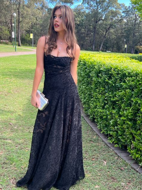 Long Black Dress Lace, Twilight Prom, Long Black Dress Formal, Masquerade Dress, Fantastic Dress, Summer Ball, Wedding Guest Dresses Long, Prom Dress Black, Ball Ideas