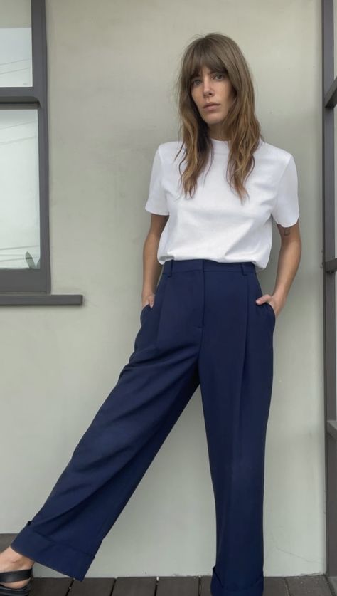 Dark Blue Trousers Outfit, Navy Trousers Outfit Women, Navy Blue Trousers Outfit, Navy Trousers Outfit, Navy Blue Pants Outfit, Blue Trousers Outfit, Navy Pants Outfit, Blue Pants Outfit, Marine Outfit