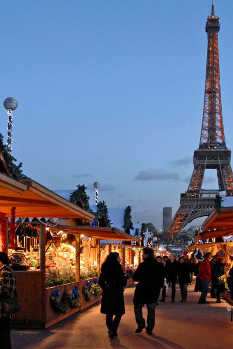 Paris Christmas Markets, Paris On Christmas, Paris In December Aesthetic, Christmas In Paris Photography, Paris In Christmas Winter, Paris Aesthetic Christmas, Paris During Christmas, Paris At Christmas Time, December In Paris