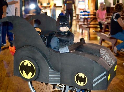 Wheelchair Batmobile Wearable Cardboard, Car Costume, Toddler Boy Halloween Costumes, Cardboard Car, Diy Cat Toys, Boy Halloween Costumes, Cat Diy, Wheelchair, Spooky Halloween