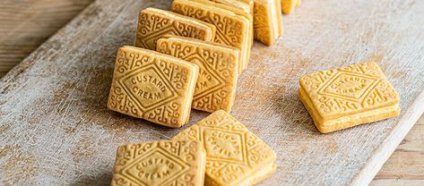 Prue Leith's Custard Creams - The Great British Bake Off | The Great British Bake Off Flan, Pie, Custard Cream Biscuits, Custard Cookies Recipes, Great British Bake Off Recipes, British Dessert Recipes, British Biscuit Recipes, Custard Creams, Baking Biscuits