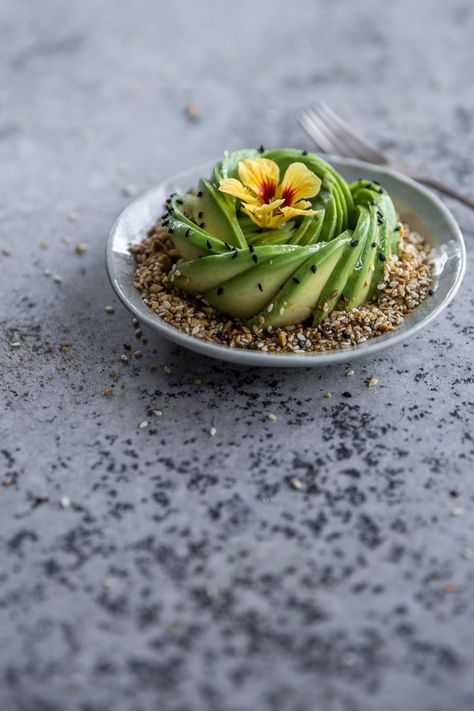 Avocado Rose And Pistachio Dukkah Bowl - Cook Republic Rose And Pistachio, Vege Dishes, Avocado Rose, Culinary Tips, Green Avocado, Bowl Art, Vegan Side Dishes, Vegan Inspiration, Vegan Sides