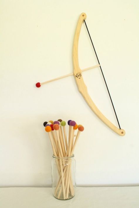 Arrow Ideas, Toy Bow And Arrow, Kids Bow And Arrow, Wooden Toys Diy, Wooden Toys Design, Bow And Arrow Set, Modern Dollhouse Furniture, Bow Arrow, Handmade Wooden Toys