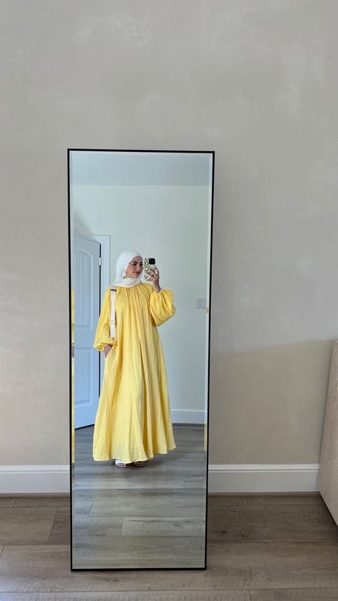 Yellow Dress Hijab Outfit, Muslim Girl Summer Outfits, Hijabi Summer Dresses, Yellow Abaya, Summer Outfit Hijab, Summer Hijabi Outfits, Abaya Summer, Aesthetic Muslim Outfits, Summer Hijabi