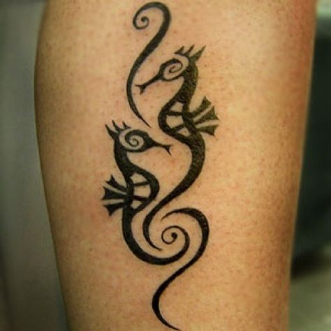 Tribal Seahorse Tattoo Seahorse Tatoos, Tattoo Seahorse, Manta Tattoo, Frank Tattoo, Seahorse Tattoos, Horse Tattoo Design, Seahorse Tattoo, 3 Horses, Tattoos Skull