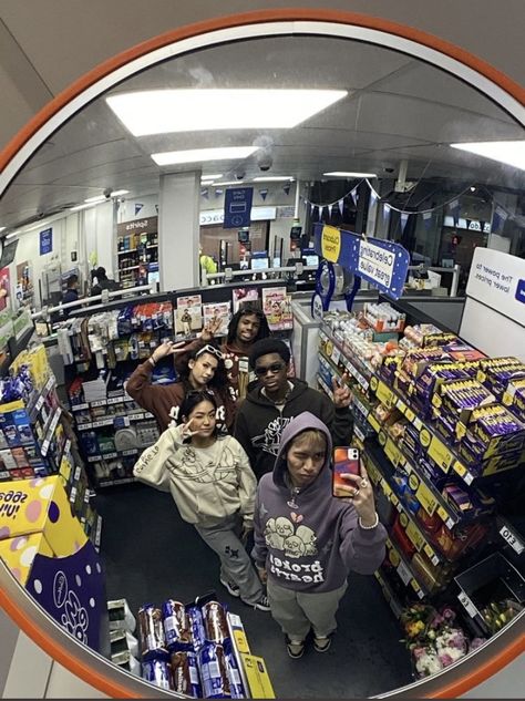 Dream Friend Group, Gas Station Pictures, Station Pictures, Friends Group Photo, Friend Group Pictures, I Need Friends, Friend Pictures Poses, Dream Friends, Fish Eye