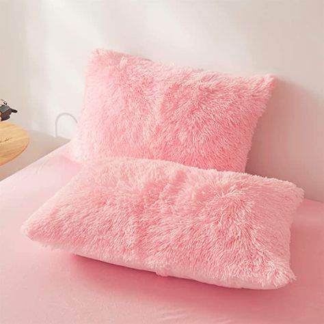 Pink Fluffy Cushion, Pink Fluffy Pillows Bedroom, Fluffy Pillows Bedroom, Decorative Pillows On Bed, Pink Dorm Room Decor, Pink Dorm Rooms, Fuzzy Pillows, Pink Pillow Cases, Fur Pillows