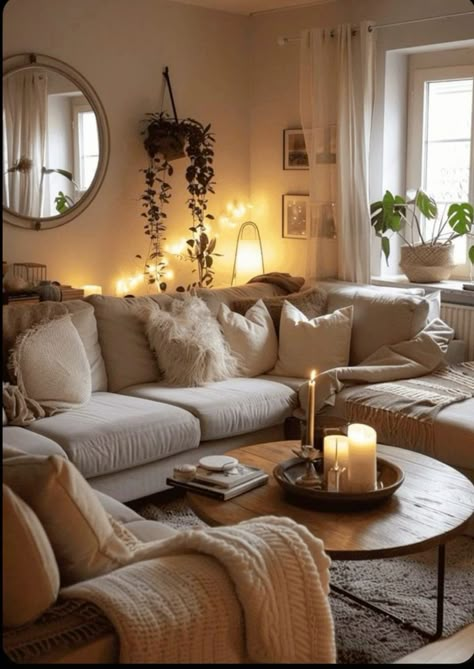 Tiny Cosy Living Room, Cozy House Aesthetic Living Room, Sectional Living Room Apartment, Cozy House Decor Ideas, Cozy Home Inspiration, Living Room Inspiration Aesthetic, Home Decor Ideas Living Room Cozy, Flat Decorating Ideas, Cozy Living Room Apartment