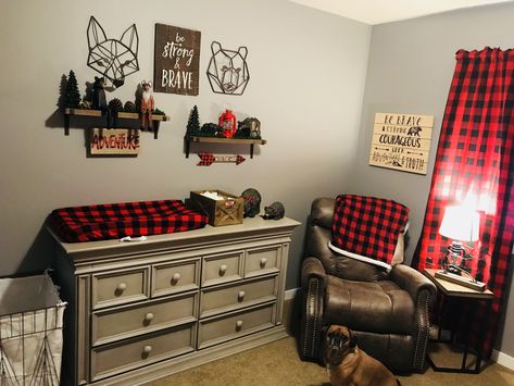 Buffalo plaid nursery Buffalo Plaid Nursery, Lumberjack Nursery, Plaid Nursery, Boy Nursery Themes, Baby Room Wall Art, Baby Nursery Inspiration, Diy Nursery Decor, Baby Boy Room Nursery, Baby Room Wall