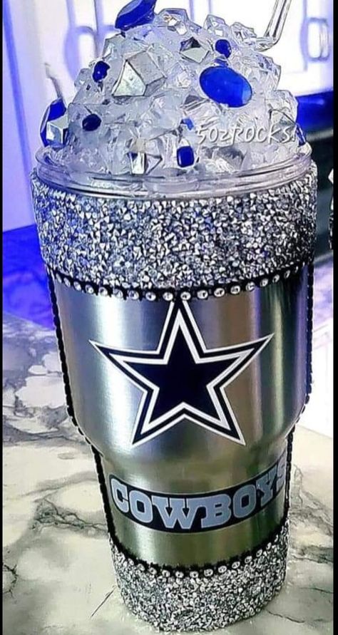 Dallas Cowboys Crafts, Decorated Liquor Bottles, Dallas Cowboys Gifts, Cowboys Wreath, Ice Design, Dallas Cowboys Pictures, Cowboy Images, Bling Tumbler, Cowboy Gifts