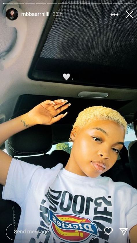 Androgynous Hairstyles, Short Buzzed Hair, Blonde Twa, Short Bleached Hair, Twa Styles, Finger Waves Short Hair, Short Dyed Hair, Shaved Hairstyles, Bald Head Women