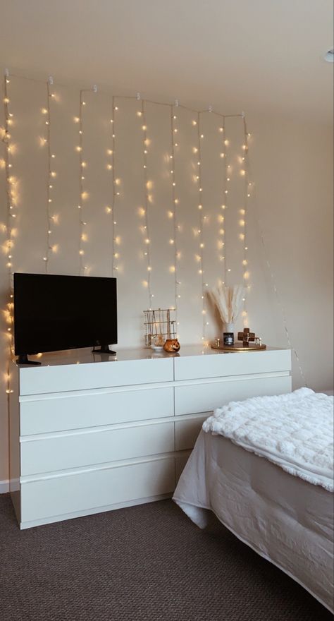 #bedroomdecorideas #aesthetic #cozy #neutral Teen Room Astethic, Flat Inspiration Decorating Ideas, White Gold Room Aesthetic, Room Ideas Aesthetic Led, Cheap Room Decor Ideas Bedrooms, Wall Decor Inspo Bedroom, Minimalist Teen Bedroom, Pinterest Bedroom Ideas, Lights Over Bed