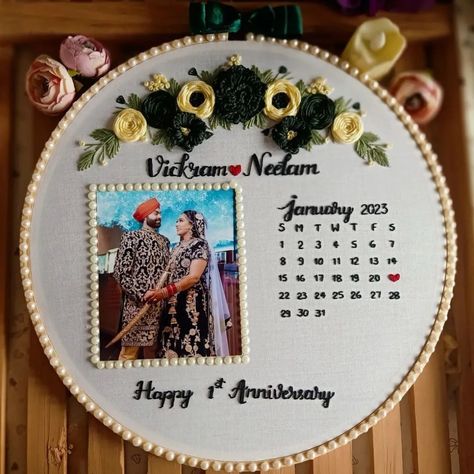 Customized photo embroidery anniversary handmade hoop 💖✨ Dm us for details and order 🎁 . . #anniversary #handembroidery #embroideryhoopart #lovehoops Embroidery Hoop Art Anniversary, Embroidery Designs Frame, Handmade Gifts For Couples, Mom And Dad Anniversary Gift, Anniversary Photos Ideas, Hand Embroidery Photo Frame, Embroidery For Wedding Gift, Anniversary Gift Ideas For Mom And Dad, Mom Dad Anniversary Gift Ideas