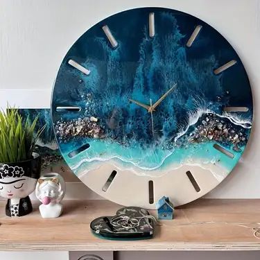 Diy Cristal, Sea Inspired Art, Gift Ideas Packaging, Epoxy Clock, Diy Resin Casting, Clock Craft, Resin Clock, Formy Silikonowe, Clock Ideas