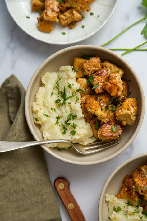 Tofu Steak Bites with Herb Infused Mashed Potatoes Tofu Comfort Food, Recipe With Tofu, Mashed Potato Meals Vegetarian, Steak Tofu Recipes, What To Make With Mashed Potatoes, Vegan Supper Ideas, Tofu Potato Recipe, Tofu Steak Recipe, Potato And Tofu Recipe