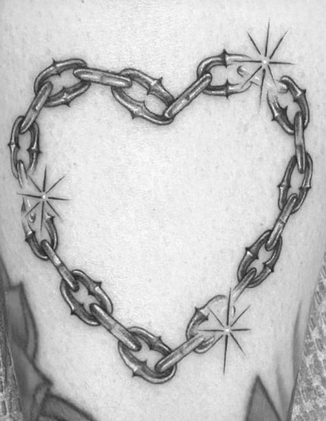 Chain Heart Drawing, Chain Link Heart Tattoo, Heart Chain Tattoo, Alucard Edit, Nana Tattoo, Tiny Finger Tattoos, Chain Tattoo, Tattoo Chest, Tattoo Shading