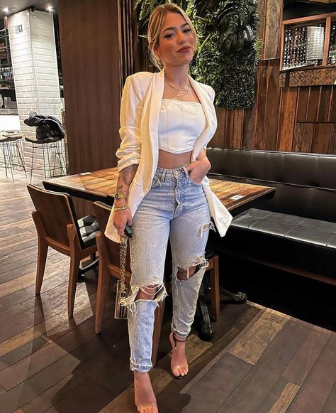 Outfit Curvy Elegante, Salon Attire, Casual Bar Outfits, Outfits Juvenil, Outfit Verano, Outfits Con Jeans, Latina Fashion Outfits, Hello Lover, 2024 Style