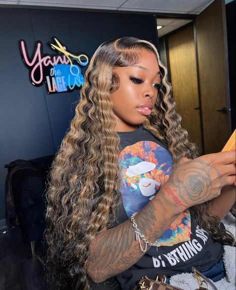 Glamour Hair, Frontal Wig Hairstyles, Hair Color Streaks, Glam Life, Wig Ideas, Lace Fronts, Dyed Hair Inspiration, Chose Me, Frontal Hairstyles