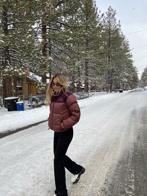 Brown northface puffer jacket, y2k, snow, california, big bear, off white, doc martins, iamgia halo pants Northface Ski Jacket Outfit, Ski Jacket Outfit, Alaska Winter, Diy Snow, Chica Cool, Winter Mood, Snow Trip, Winter Inspo, Snow Outfit