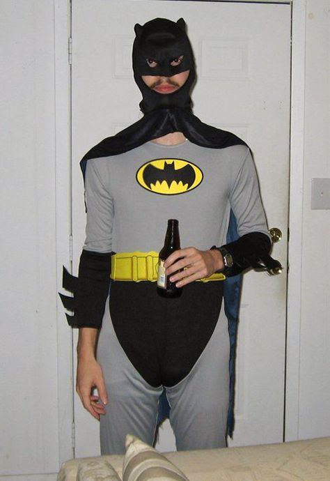 Cosplay Fail, Bad Cosplay, Bad Halloween Costumes, Crazy Halloween Costumes, Batman Costumes, Creepy Costumes, Batman Cosplay, Batman Costume, Homemade Halloween Costumes