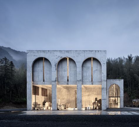 BingDing Wood Kiln Factory Renovation / AZL architects Zaha Hadid, Fasad Design, Concrete Formwork, Architecture Renovation, Brick Arch, Wood Kiln, Concrete Structure, Windows Exterior, Arched Windows