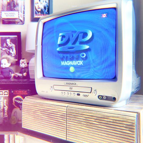 2000s Tv Set, 2000s Tv Aesthetic, 80s Tv Aesthetic, Box Tv Aesthetic, 90s Aesthetic Retro Pictures, Old 90s Aesthetic, 90s Technology Aesthetic, 90s Tv Aesthetic, Retro Tv Aesthetic