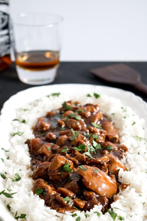 Straight off of Bourbon Street in New Orleans, this tender bourbon chicken is covered in a slightly sweet sauce with a little kick. It's a true taste of the South you won't be able to resist. Hawaiian Recipes, Essen, Best Bourbon Chicken Recipe, Bourbon Street Chicken, Street Chicken, New Orleans Bourbon Street, Bourbon Chicken Recipe, Chicken Ideas, Bourbon Street