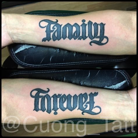 Ambigram style " Family Forever" Tattoo. Family Forever Tattoo, Tattoo Lettering Alphabet, Ambigram Tattoo, Forever Tattoo, Ink Therapy, Family Forever, Fine Line Tattoos, Line Tattoos, Tattoo Lettering