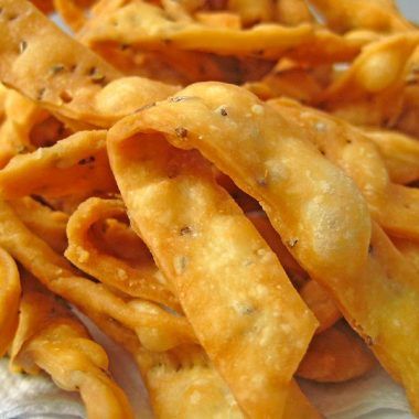 Namak Para Namak Pare, Bhatura Recipe, Diwali Sweets Recipe, Royal Recipe, Diwali Snacks, Puri Recipes, Tart Dessert, Vegetarian Snacks Recipes, Crunchy Snack