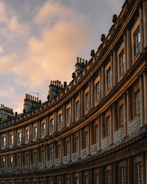 City Of Bath, Ireland Hotels, Ireland Weather, England Aesthetic, Bath Photography, Bath Uk, Most Instagrammable Places, Bath England, Victoria Park