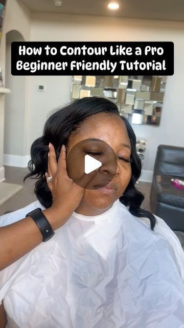 Jessica Haynes on Instagram: "The Contour Hack that completely changed the game for me 🙌🏾   If you’re making the mistake of contouring everyone the same, even yourself,  this video is for you! Not everyone’s bone structure is the same and your contour should match the natural shadows or hollows of your face. Too much contour can lead to your makeup looking uneven or muddy.   The # 1 question I get asked in classes is about knowing how to contour, so I created this easy tutorial to help you find your contour even if it’s your first time.   Your index finger should line parallel to your cheek bone extending to the top of your ear, and your thumb should rest on the side of your nose. Almost making a “ V” or triangle shape. Follow the side of your index finger with your contour.   For more t Contour For Big Cheeks, How To Contour Cheekbones, Contour For Chubby Face, How To Contour A Round Face, How To Contour Your Face Beginners, Where To Place Makeup On Face, Makeup For Chubby Face, Where To Put Makeup On Face, Face Contouring Makeup Tutorial