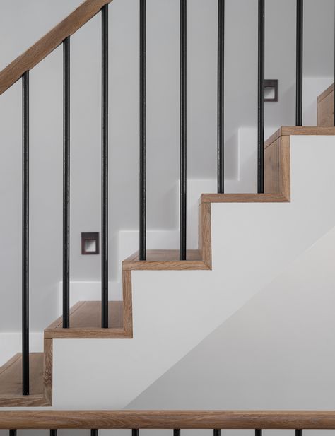 Oak And Metal Staircase, Modern Oak Staircase, Unique Staircase Railing, Metal And Wood Stairs, Wood And Metal Stair Railing, Modern Handrails For Stairs, Staircase Ideas Modern, Staircase Railing Ideas, Stair Railing Metal