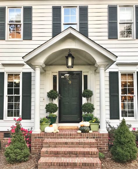 Colonial House Exterior Porch, Colonial House Front Porch, Colonial Front Porch, Exterior Porch Ideas, Portico Design, Colonial House Exteriors, Brick Steps, House Planter, House Front Porch