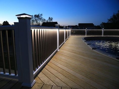 TRANSFORM RAIL Mosquito Curtains, Patio Railing, Led Deck Lighting, Railings Outdoor, Wood Railing, Building A Porch, Pergola Ideas, Backyard Lighting, Diy Deck