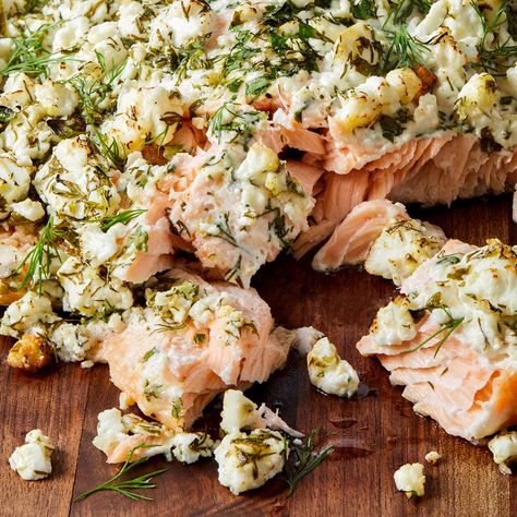 Salmon Keto, Crusted Salmon Recipes, Herb Crusted Salmon, Easter Dinner Recipes, Spring Dinner, Crusted Salmon, Mediterranean Diet Recipes, Easy Dishes, Baked Salmon