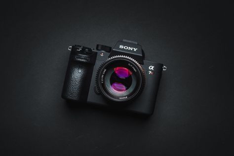 Cameras For Youtube, Sony A7riii, Sony Design, Camera Wallpaper, Youtube Photography, Sony A7iii, Sony A7, Lens Camera, Sony Camera