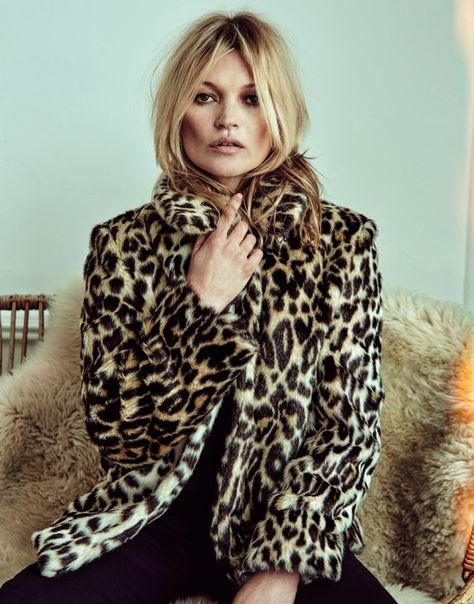 Kate Moss bundles up in leopard print coat from Stella McCartney with Kate Moss for Equipment pants Moss Fashion, Kate Moss Style, Queen Kate, Leopard Coat, Leopard Print Coat, Photographie Portrait Inspiration, Animal Print Fashion, Alexandre Vauthier, Print Coat