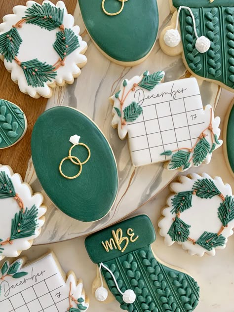 Christmas Cookies Wedding, Christmas Bridal Shower Cookies, Winter Bridal Shower Cookies, Snow In Love Cookies, Christmas Wedding Cookies Decorated, Wedding Christmas Cookies, Winter Wedding Cookies, Winter Wedding Cookies Decorated, Christmas Wedding Cookies