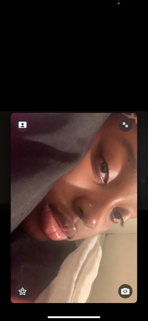 #facetime #ft #picture #blackgirl Facetime With Girlfriend, Facetime Snap, Facetime Girlfriend, Facetime Screenshots Boyfriend, Face Time Call Pics, Facetime Screenshots, Falling Asleep On Facetime, On Facetime With Bae, Fake Facetime Call